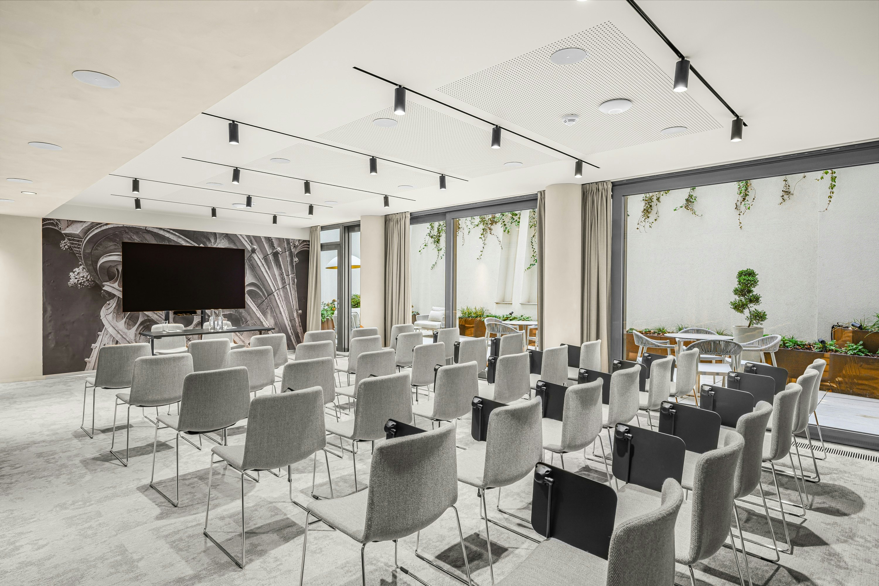 LANCHID 19 DESIGN HOTEL 43/55