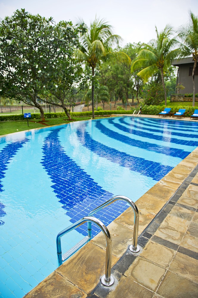 Puri KIIC Golf View Hotel 36/58