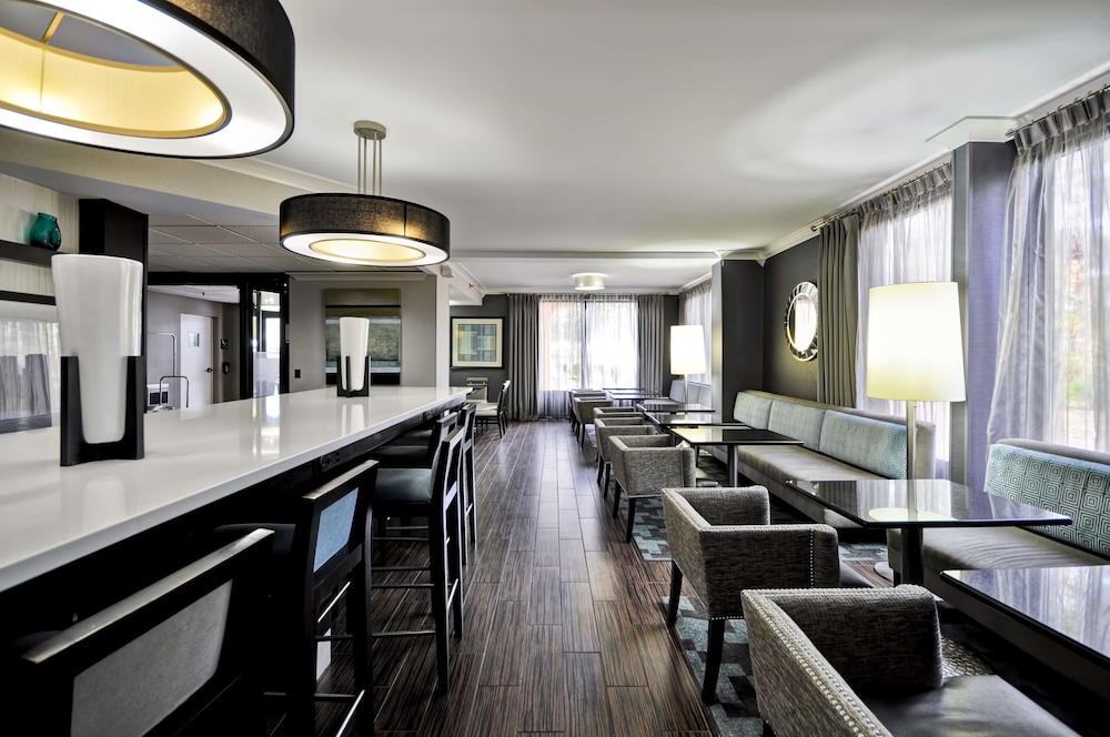 Hampton Inn Cleveland Westlake 33/40