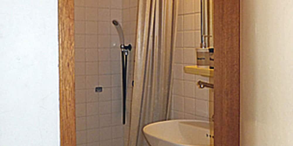 Lodge Scole 72/74