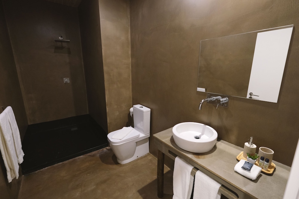 Sao Vicente Lodge 41/43