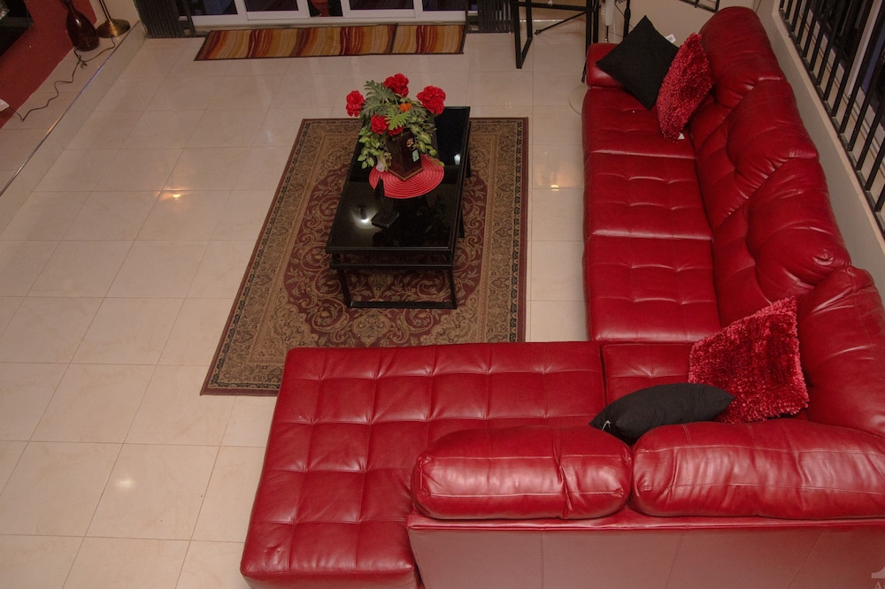 Appiah's Royal Suites 31/45