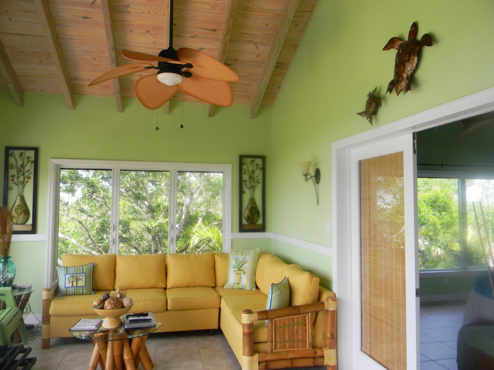 Harbor Breeze Villas 38/64