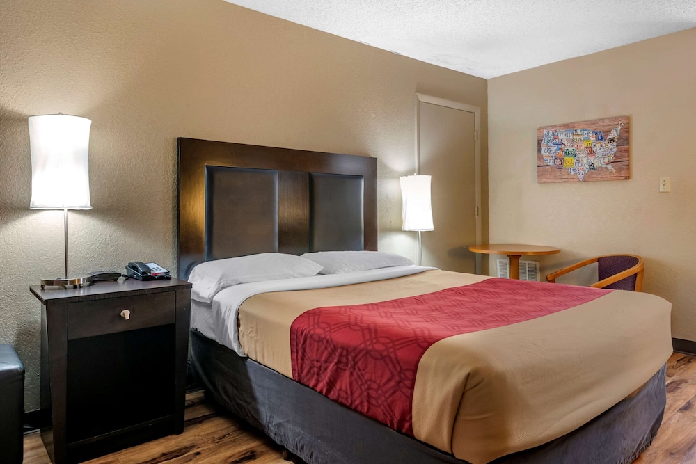 Room at Econo Lodge Sebring, AVON PARK - FL