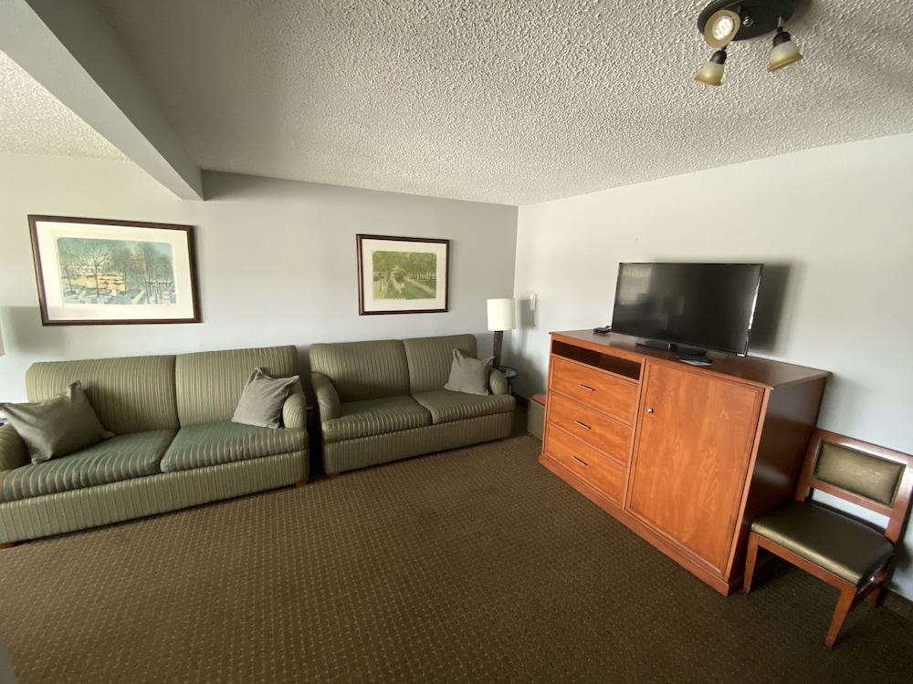 Snowshoe Motel 49/72
