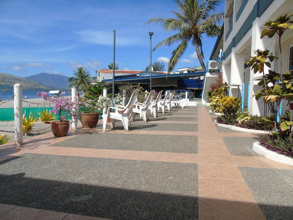 Blue Rock Beach Resort 50/67