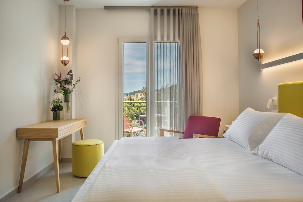 Ionian Plaza Hotel 13/50