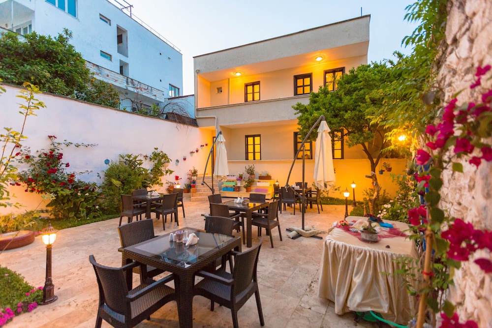 Old Town Boutique Hotel 44/50