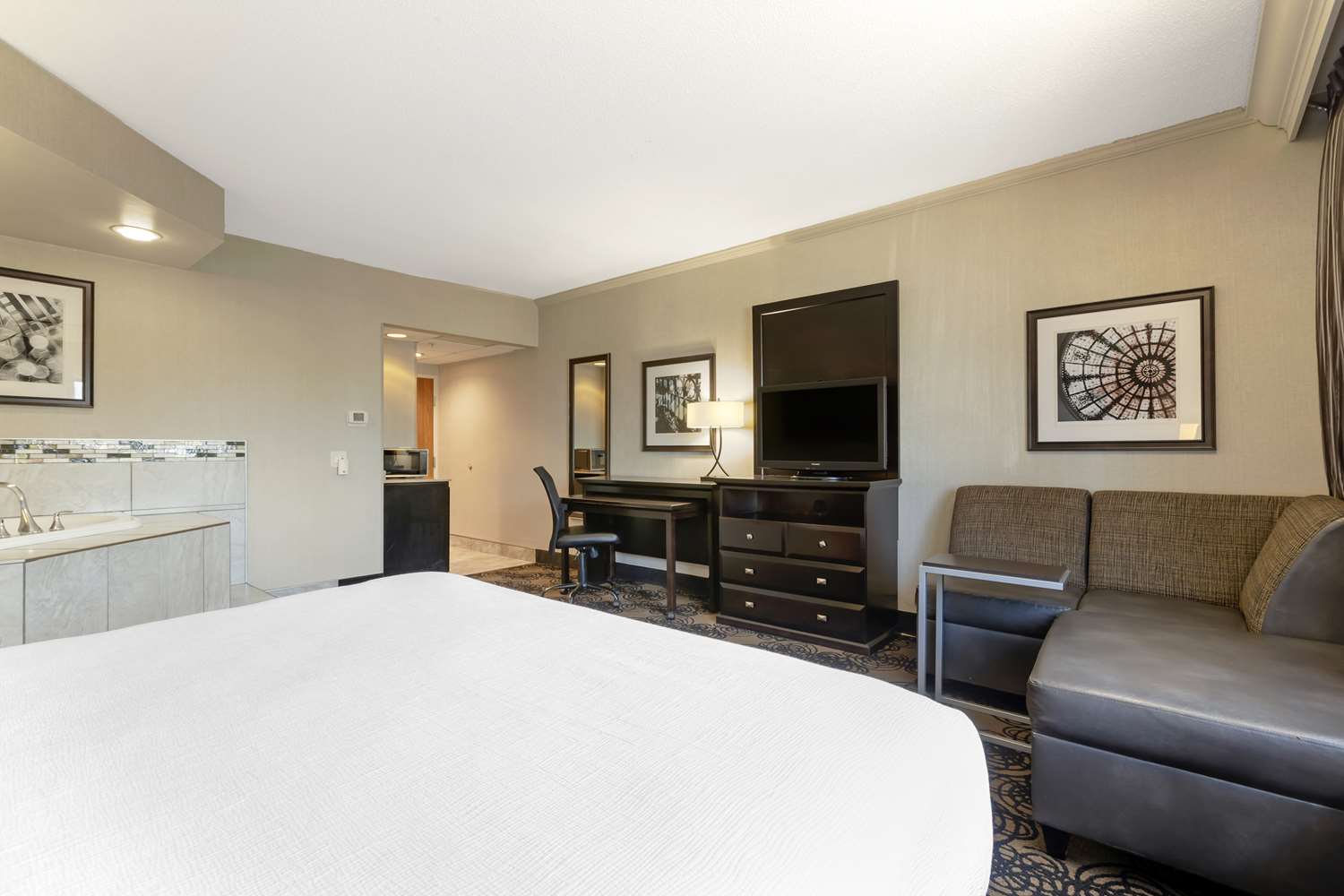 Room, King Bed, Jetted Tub