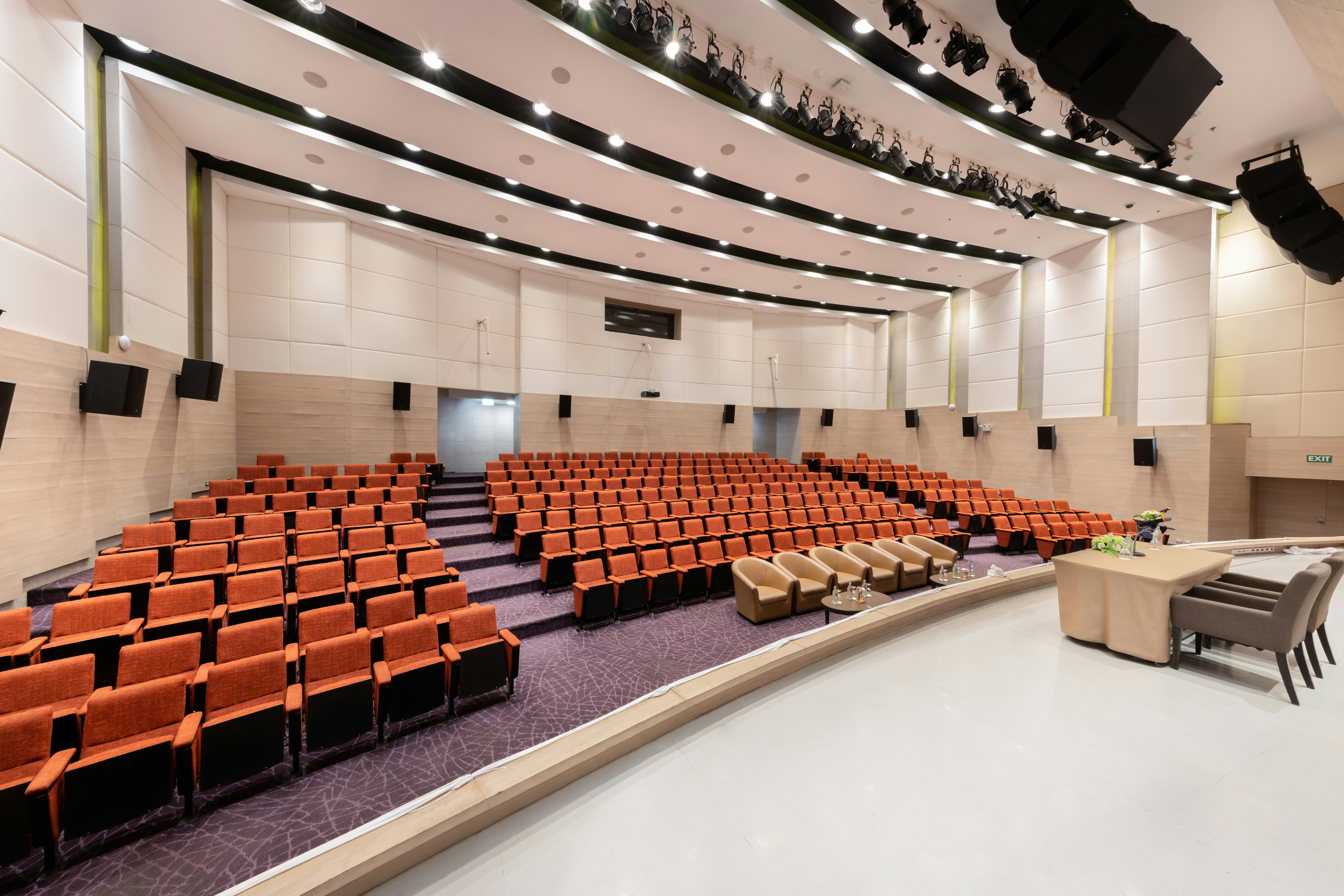 Centara Life Government Complex Hotel and Convention Centre Chaeng Watthana 45/77