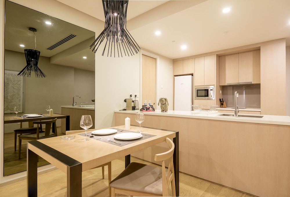 188 Serviced Suites & Shortstay Apartments 25/36