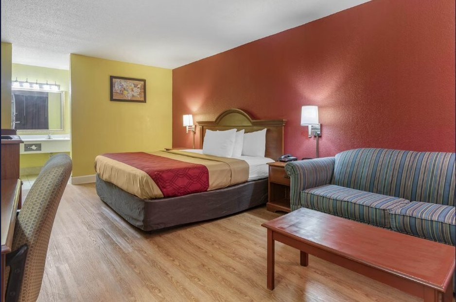 Travelers Inn Douglas By OYO US-441 7/37