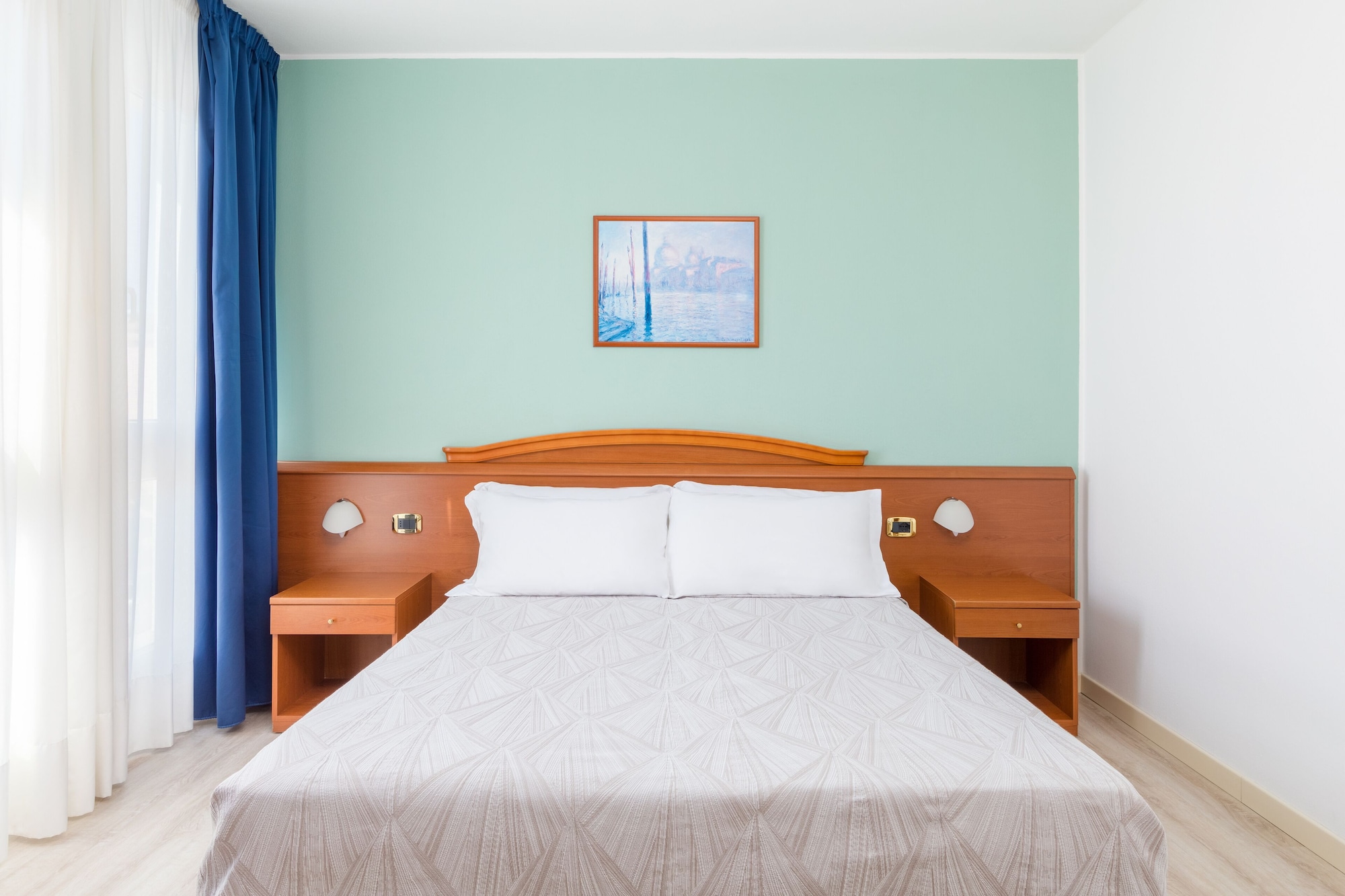 STANDARD, DOUBLE BED