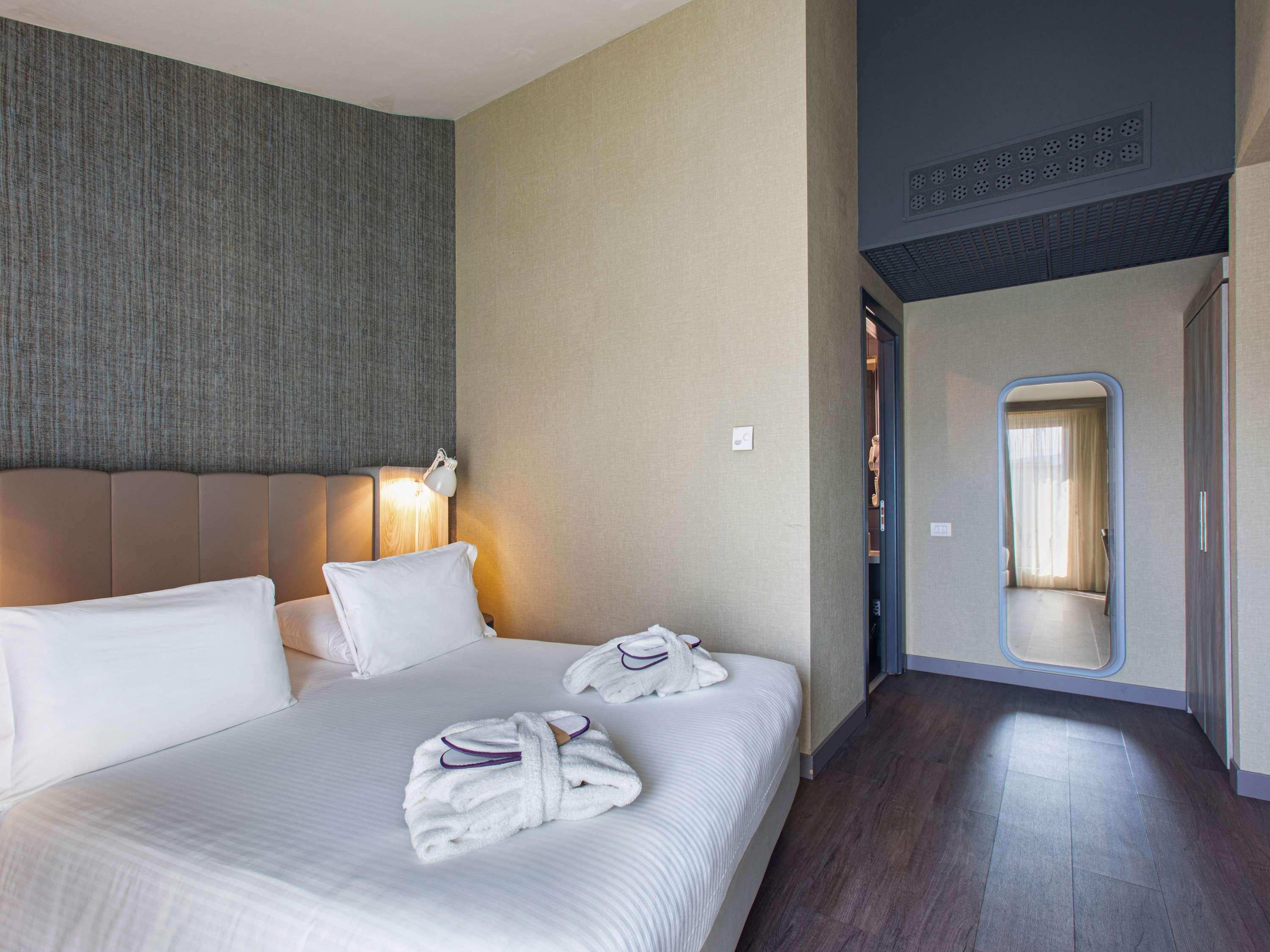 BUSINESS, FAMILY, SUITE