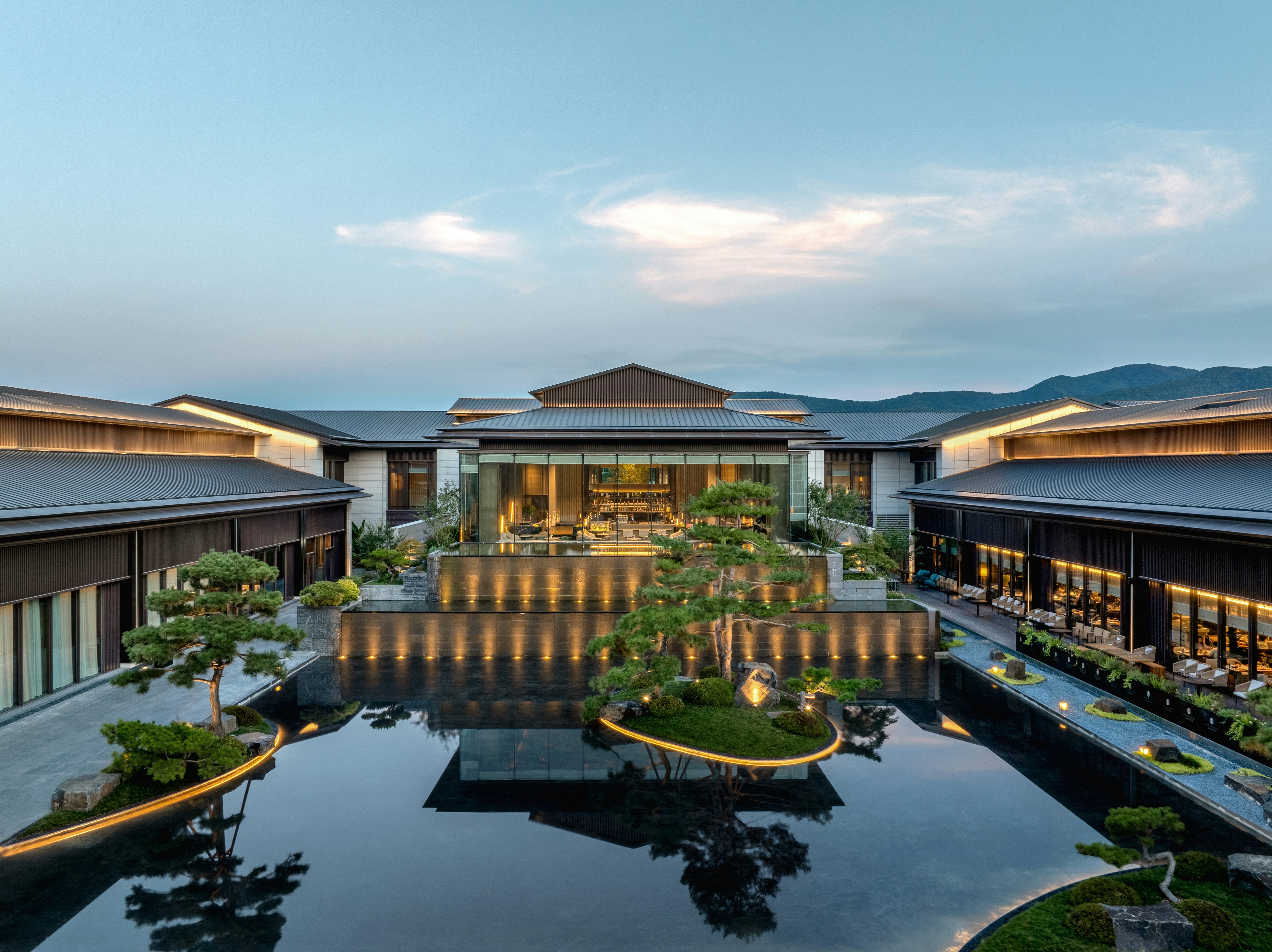 Intercontinental Xiangyang 3/50