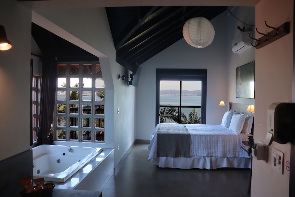 Suites com Vista Panoramica de Florianopolis 47/50