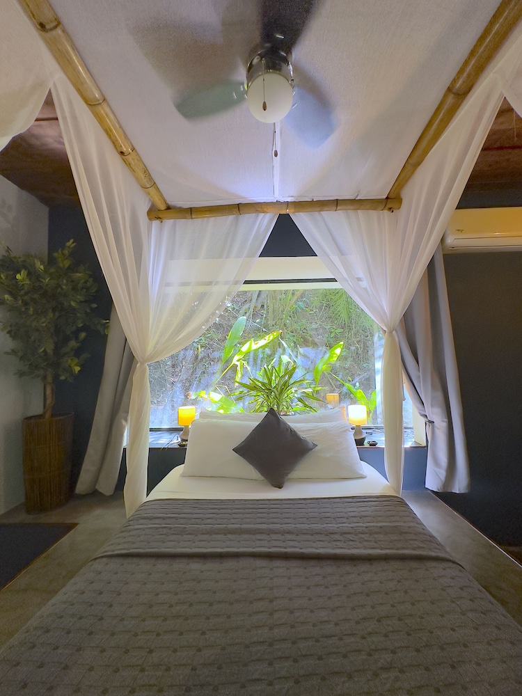 Canaima Chill House 3/50