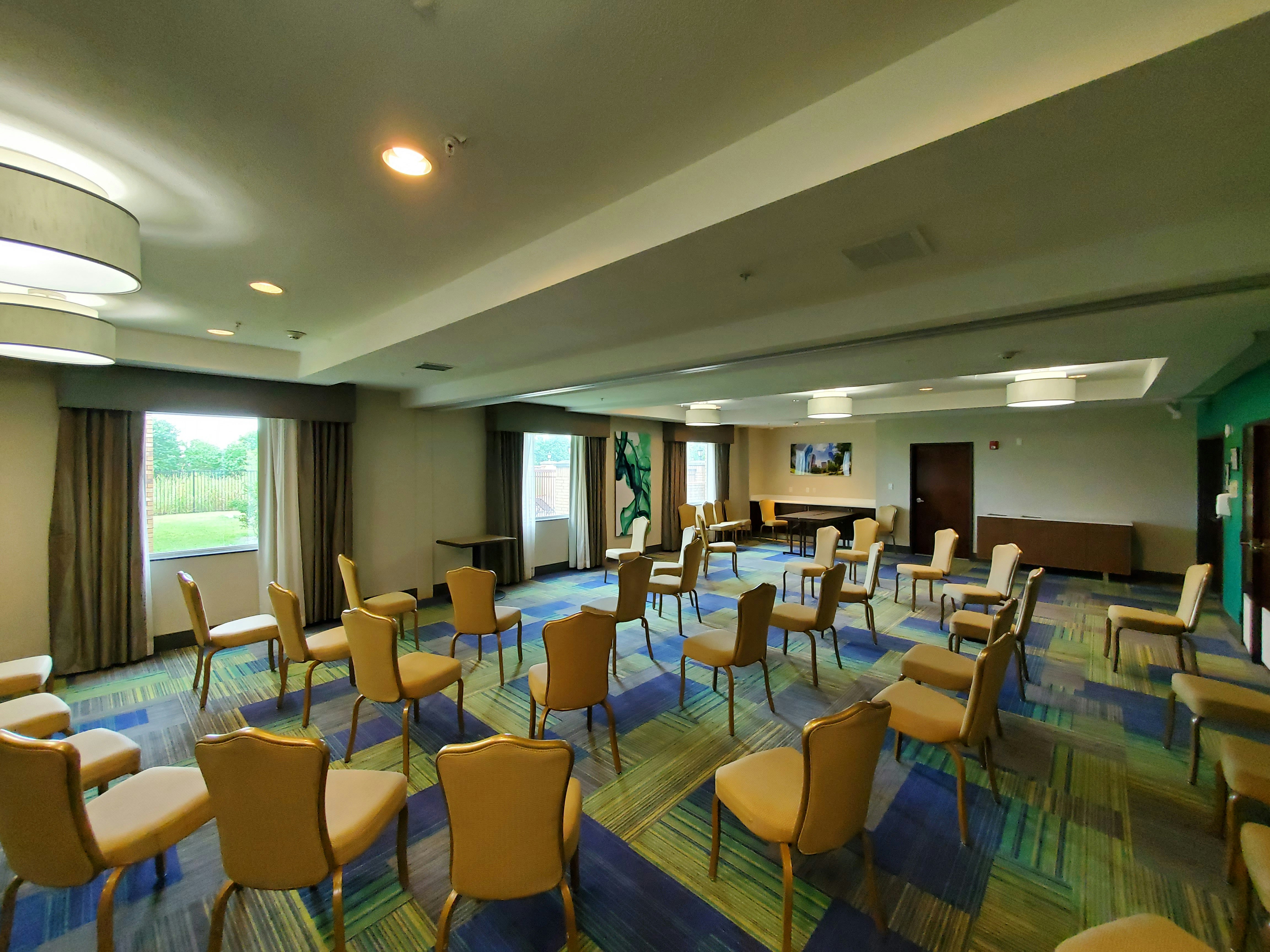 Holiday Inn Express Hotel Suites Pearland 35/38