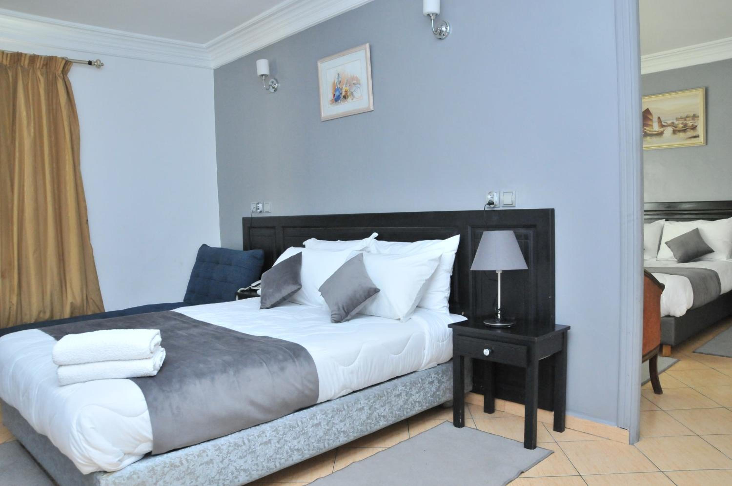 Hotel East West 20/50