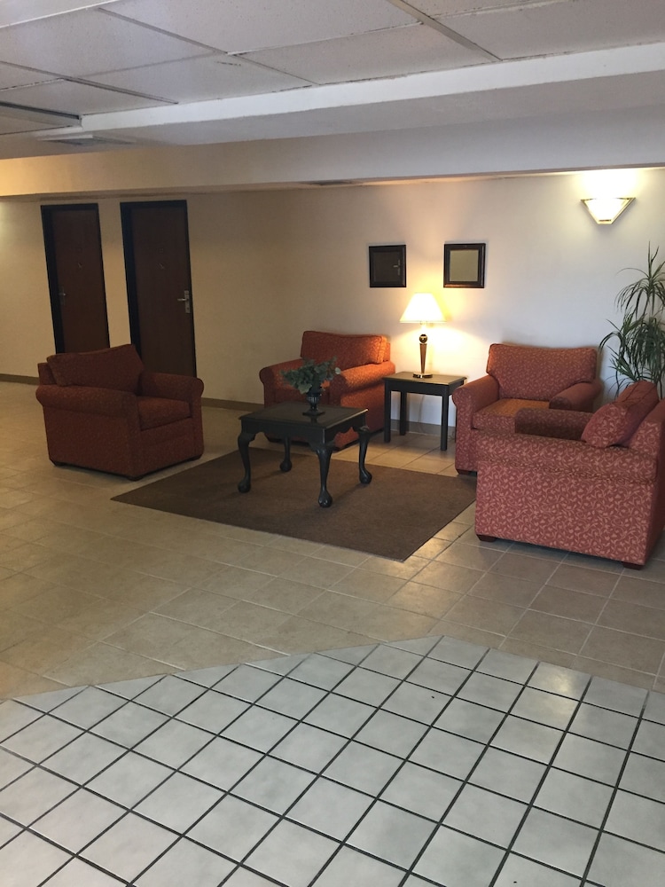 Luxury Inn &amp; Suites 21/26