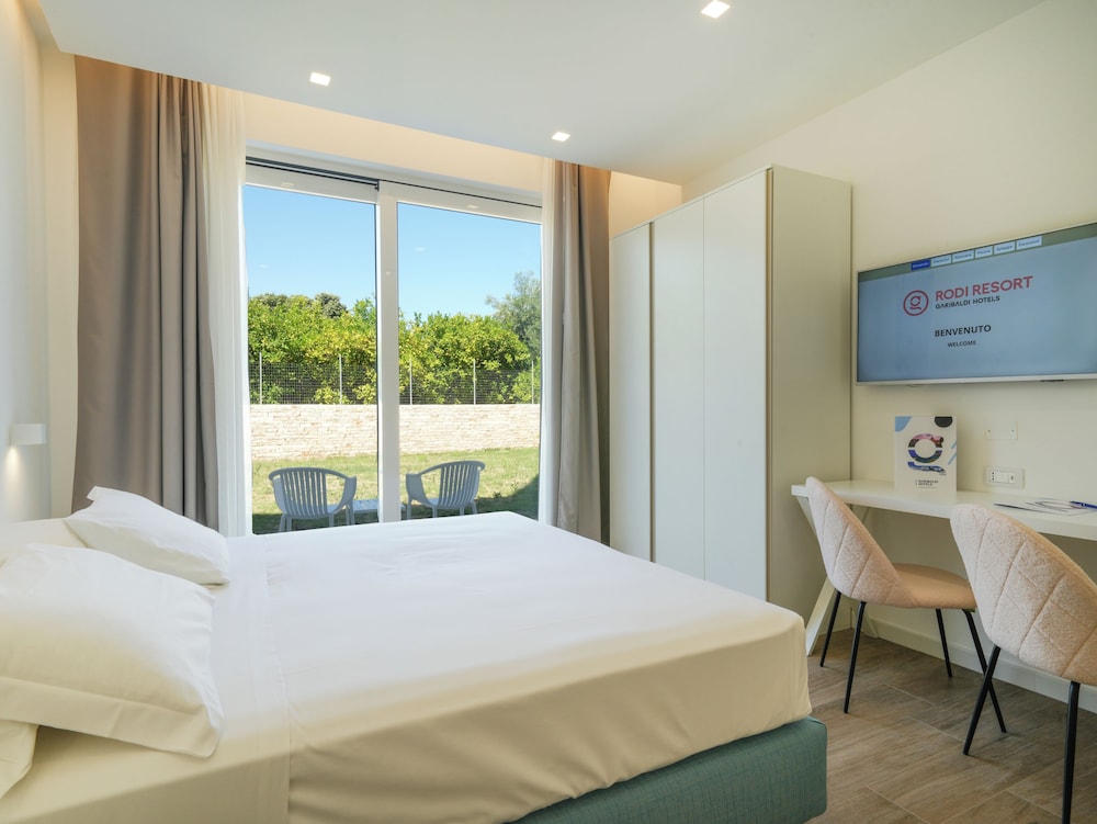 Rodi Resort 7/48