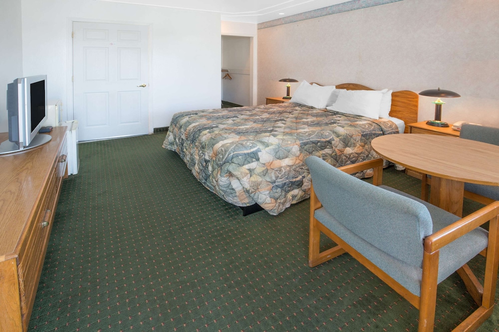 Days Inn by Wyndham Oroville 17/22