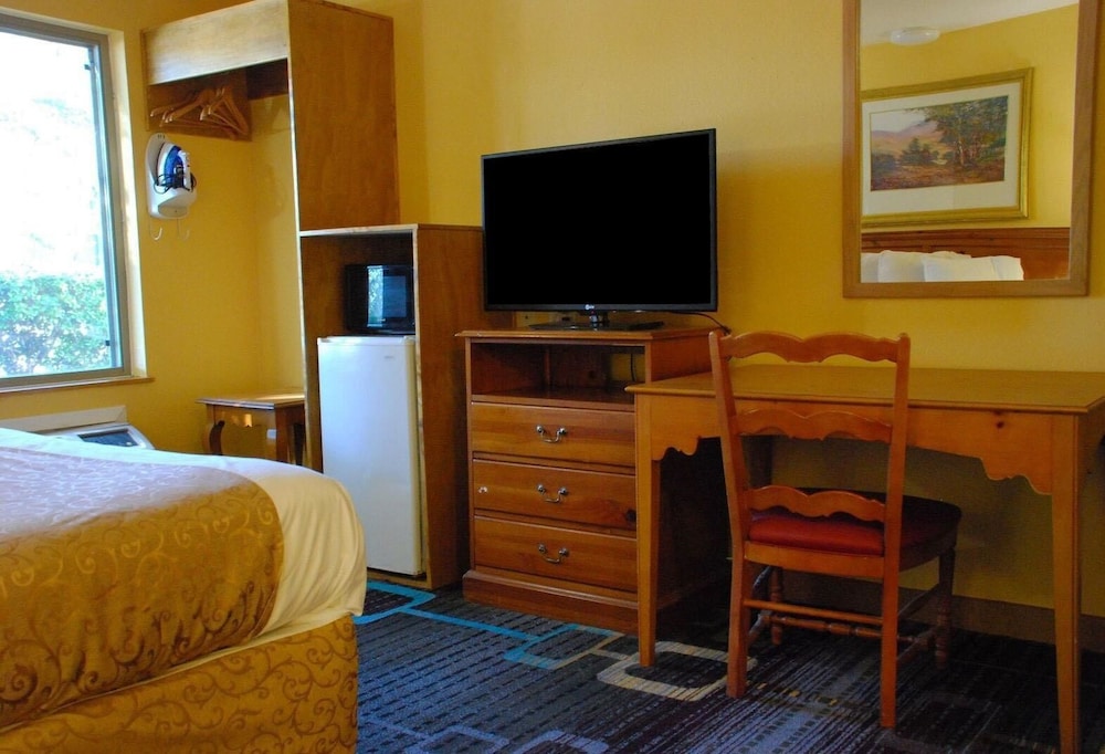 Americas Best Value Inn Addison Dallas 13/30