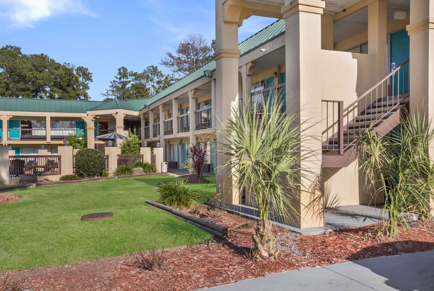 Econo Lodge Inn & Suites Hardeeville-I-95 49/59