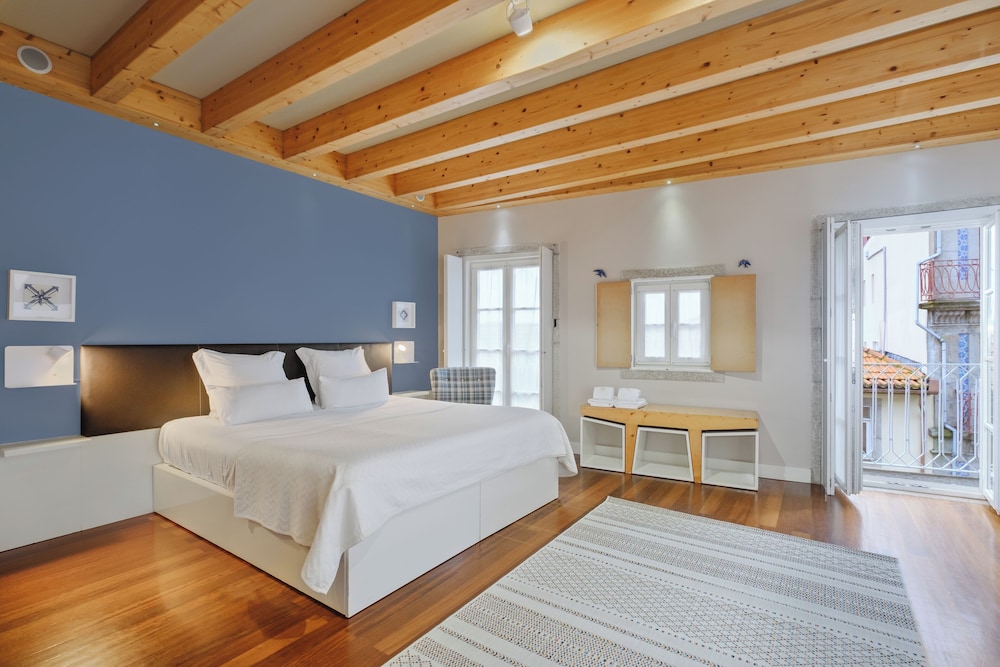 LOFT, CITY VIEW, BALCONY