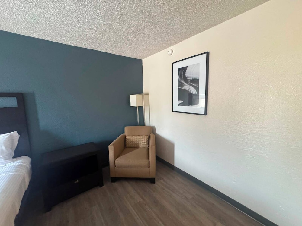 Express Inn Suites 12/58