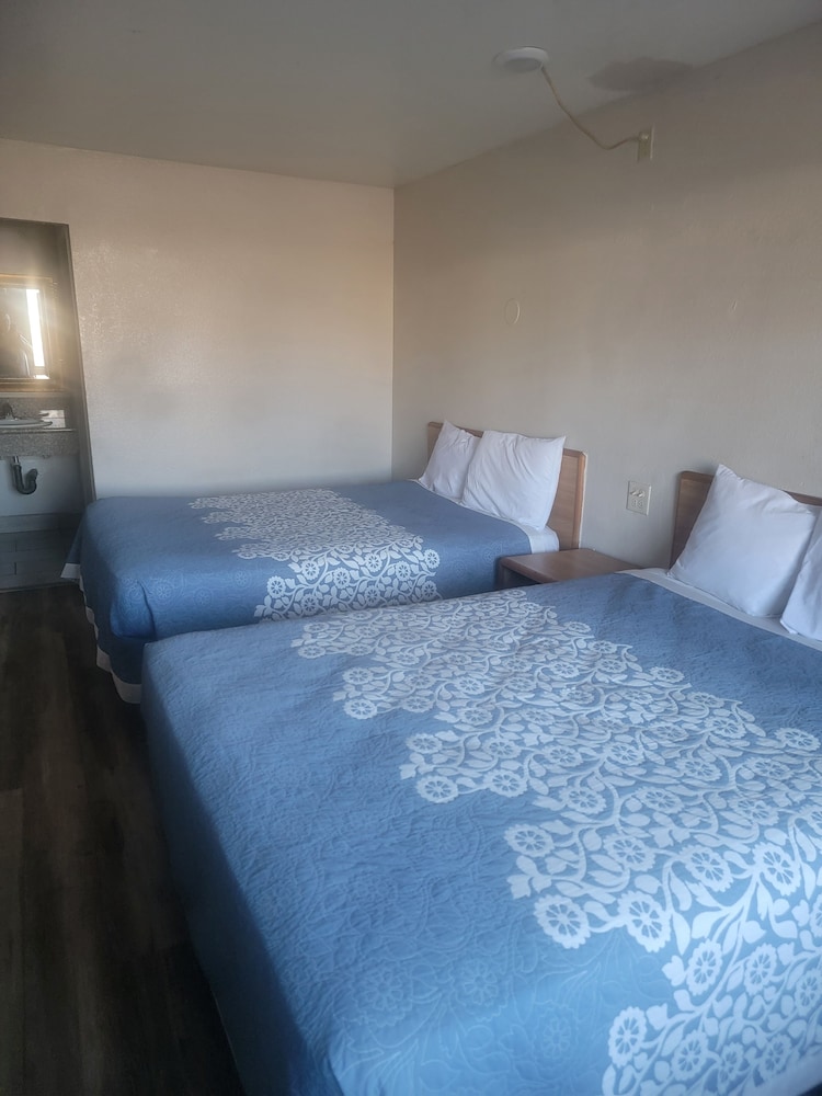 Best Economy Inn n Suites 41/67