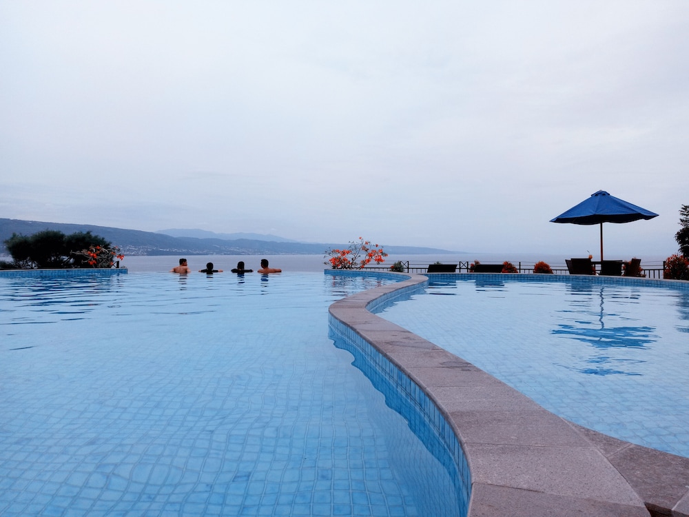 Hotel Santika Luwuk Sulawesi Tengah 15/42