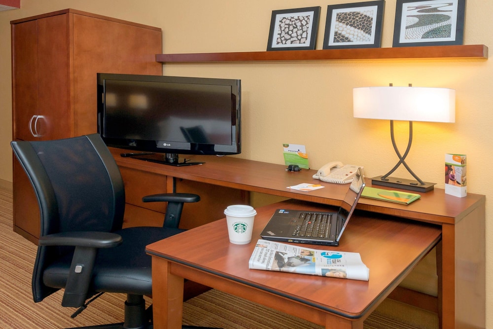 Courtyard By Marriott Winston-Salem Hanes Mall 52/66