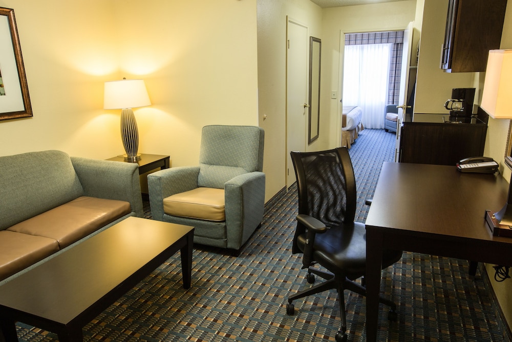 Holiday Inn Express Alpharetta Roswell 45/68
