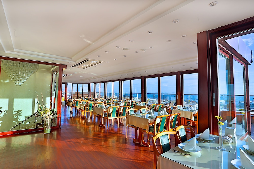 Grand Madrid Hotel 32/34