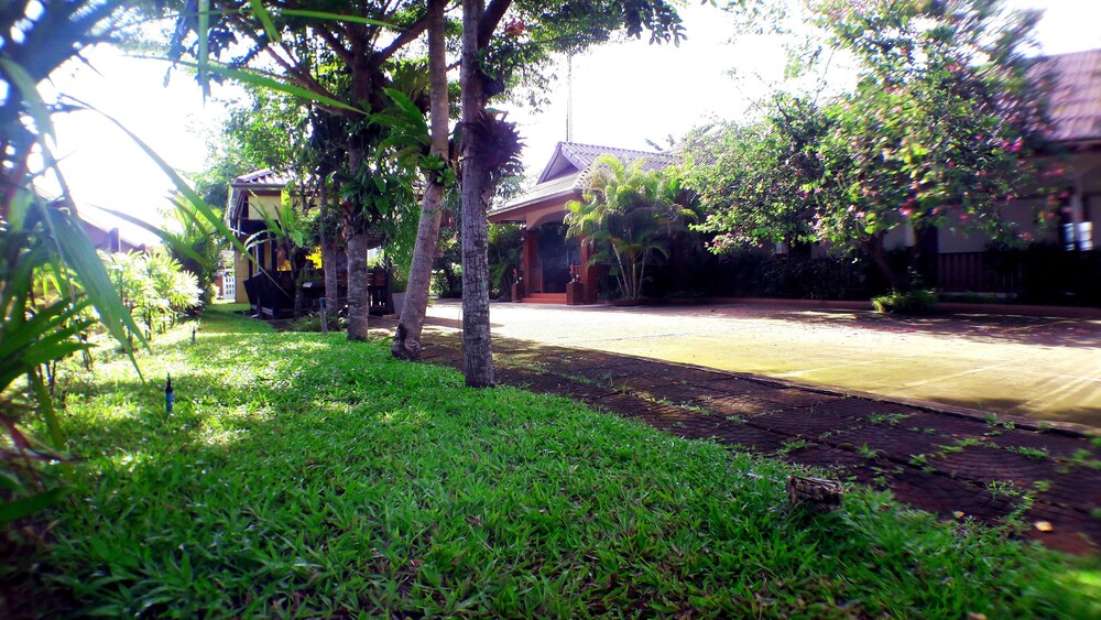 Khum Nakhon Hotel 34/47