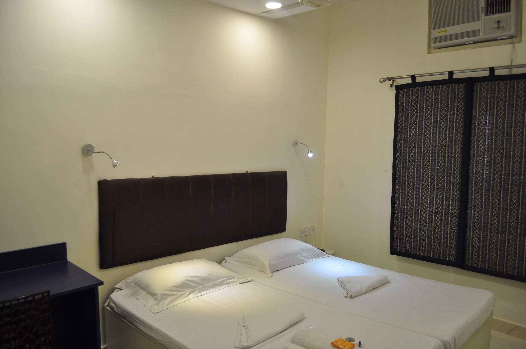 MULTIPLE BEDROOMS, STANDARD