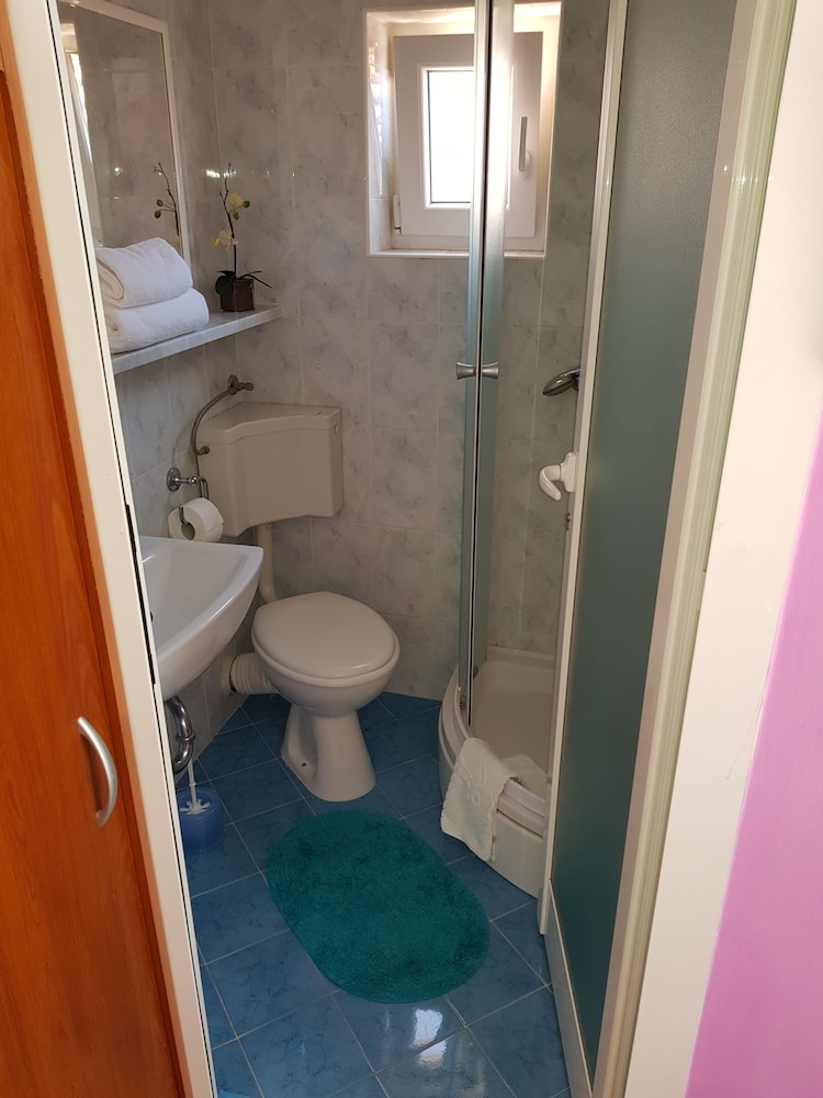 Guest House Avdic 36/41