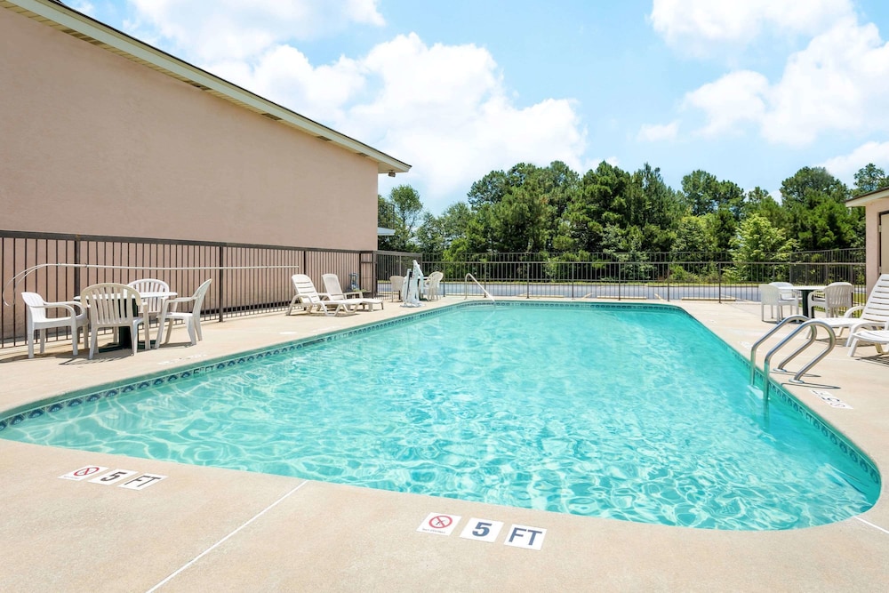 Days Inn By Wyndham Aiken - Interstate Hwy 20 5/32