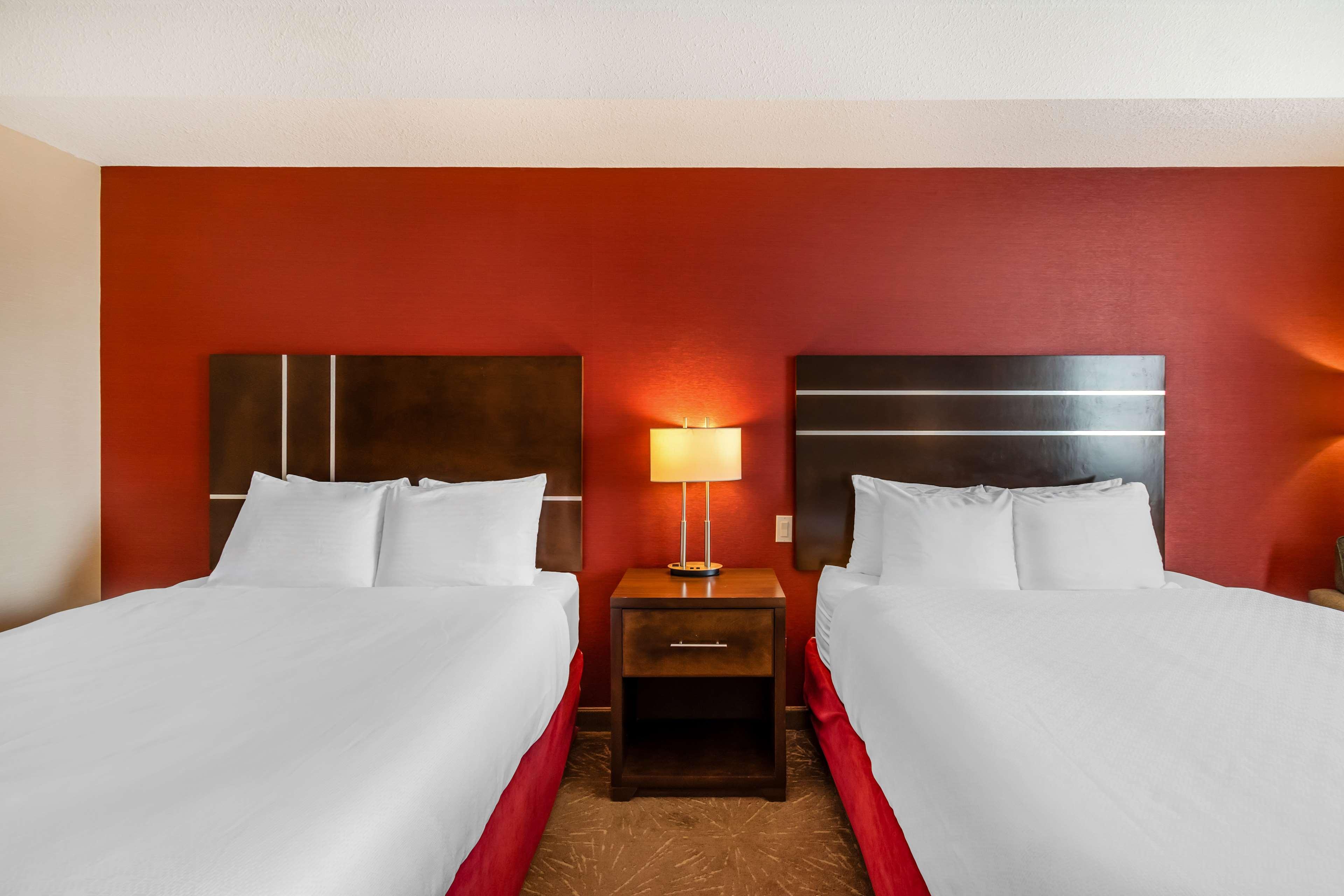 جناح، Best Western Plus Kindersley Hotel 3/6