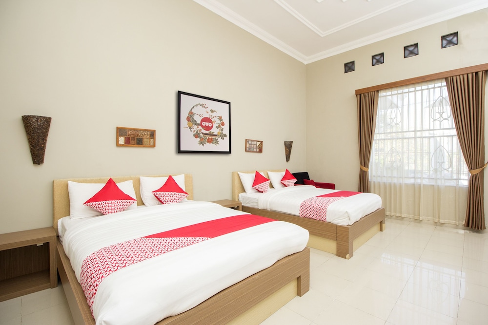 Collection O 1061 Aliya Homestay 7/41