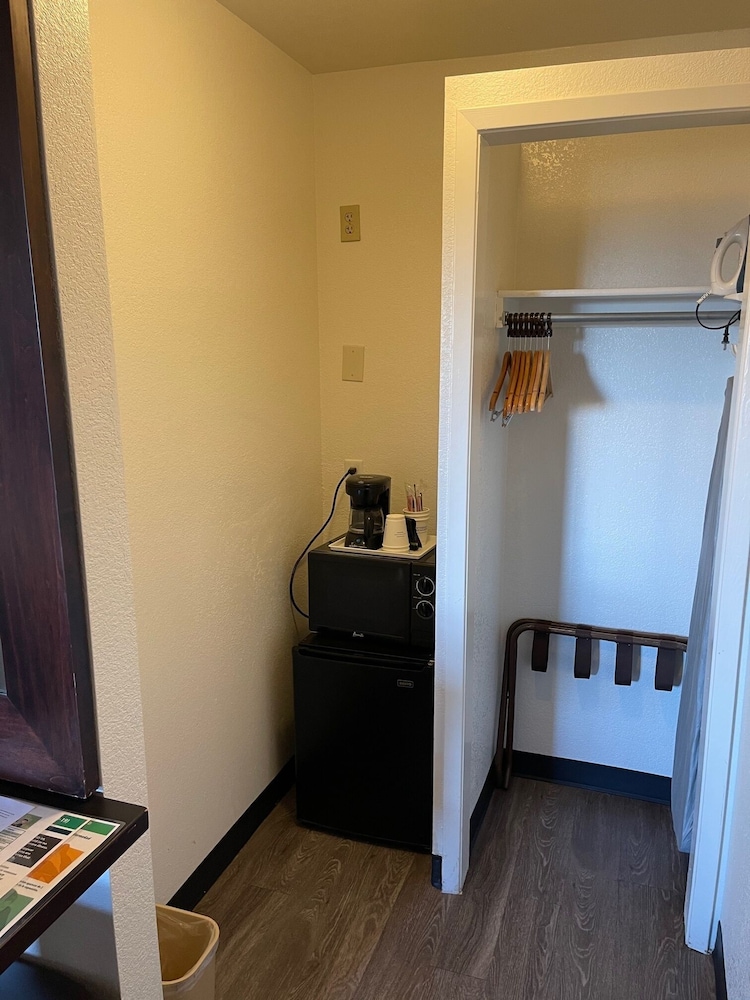 Motel6 Tempe, AZ – Elliot Road 20/40