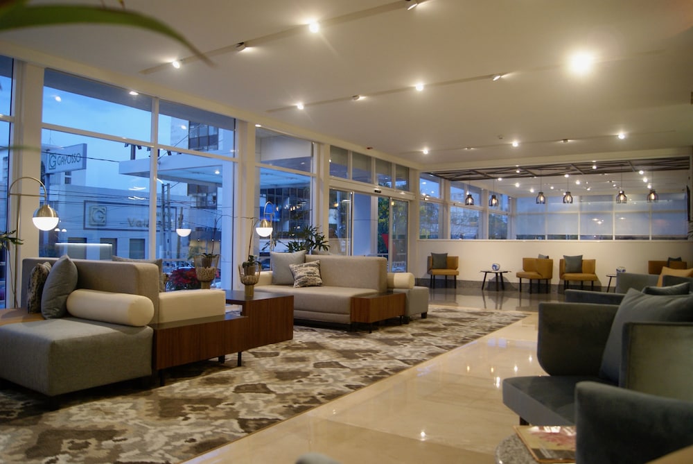 Hotel Velvet Plaza 47/64