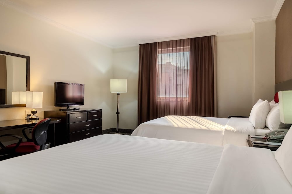 ROOM, 2 QUEEN BEDS, ACCESSIBLE