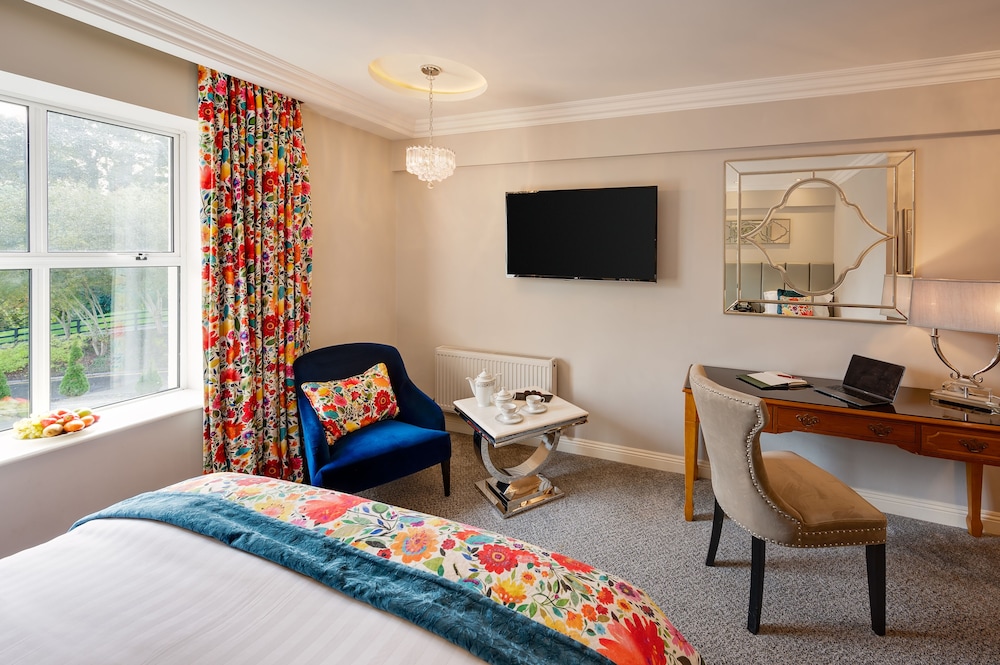 Corks Vienna Woods Hotel and Villas 66/70