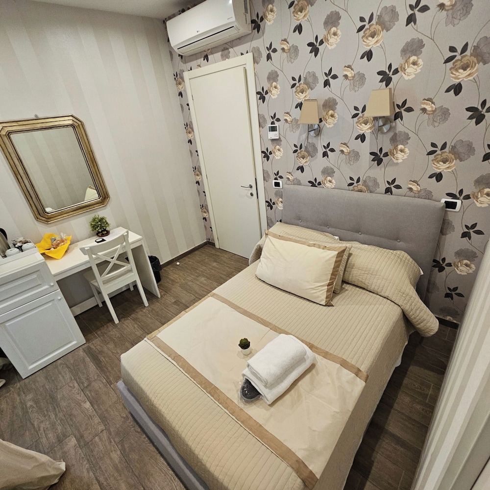 ROOM, SINGLE, LARGE SINGLE BED