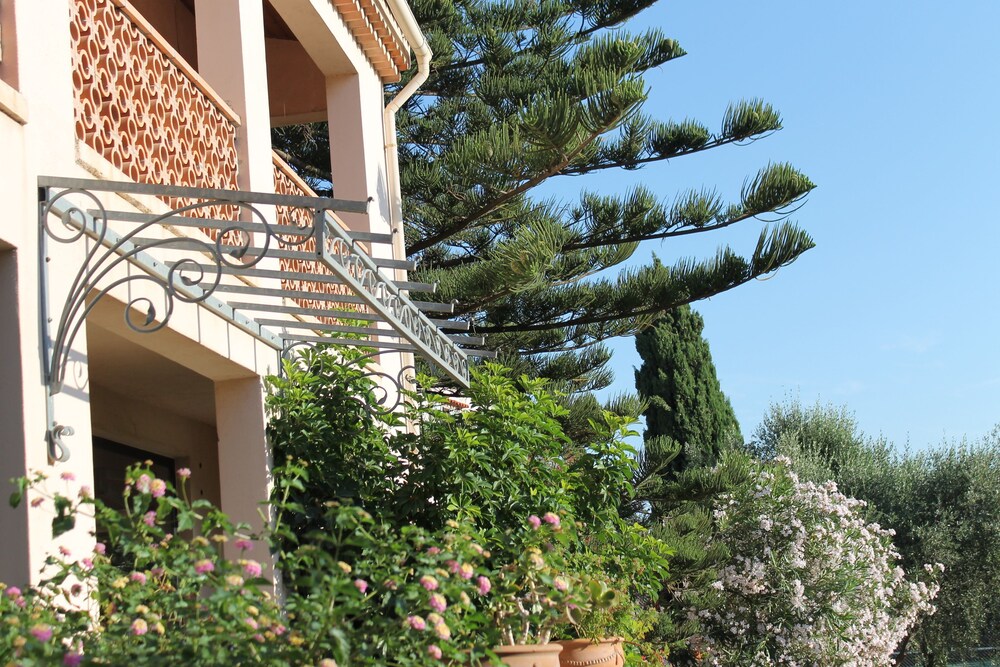 Chambres Dhotes Le Clos Des Oliviers 2/50