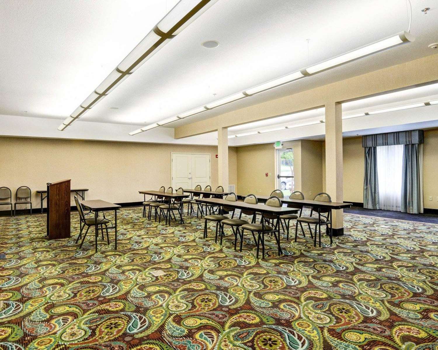 Comfort Suites Hot Springs 44/49
