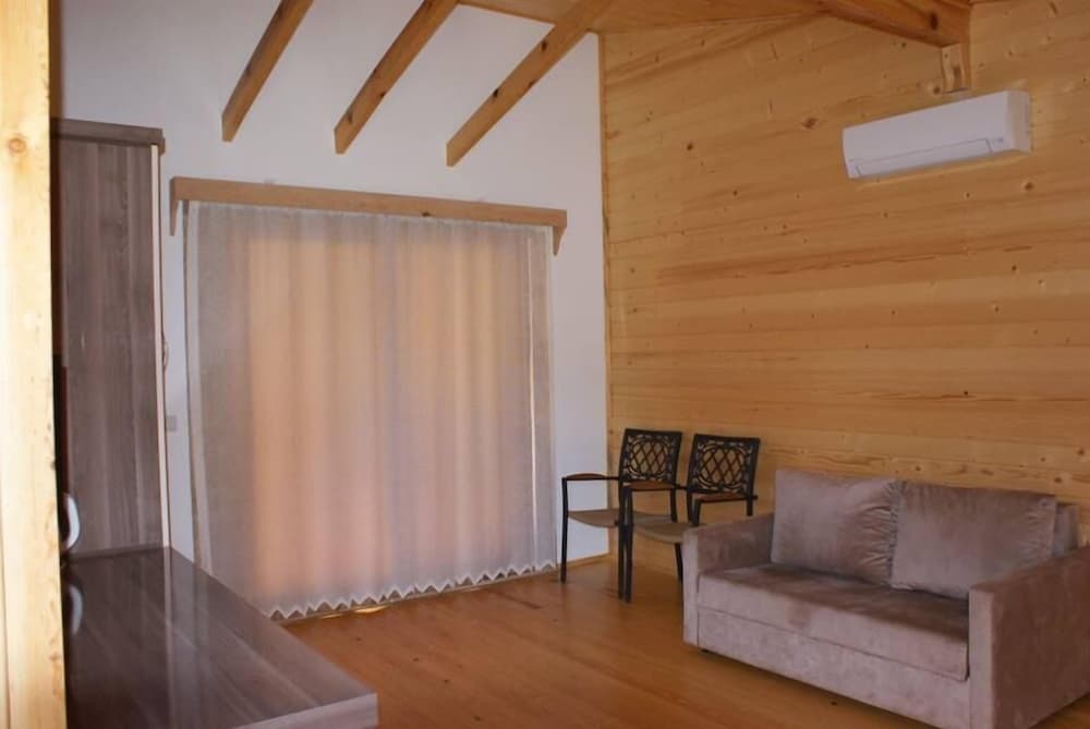 Maji Village 32/50