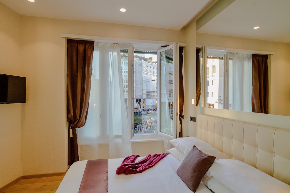 Aiello Rooms - San Babila 48/61
